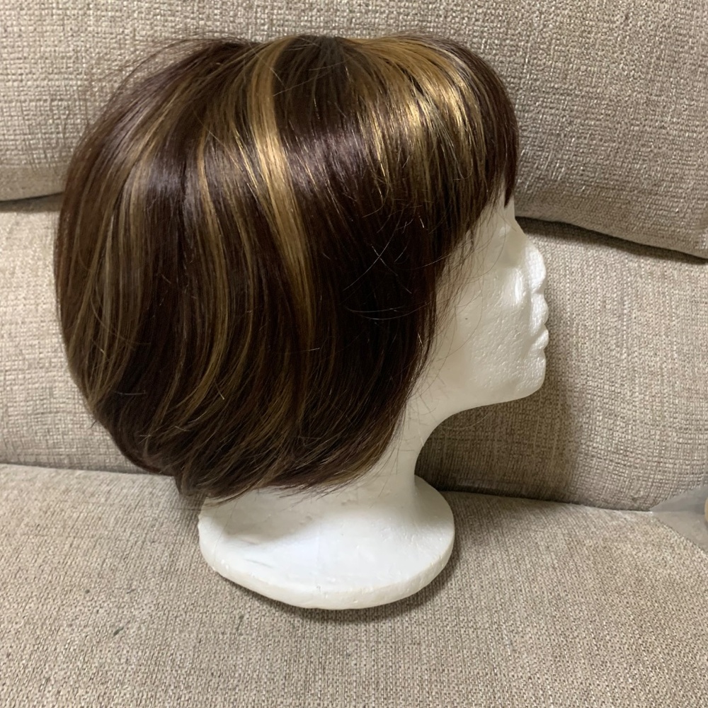 Wig - Picture 4 of 5